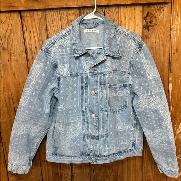 PacSun Other - PacSun Men’s Light Wash Paisley Print Denim Jacket Size L